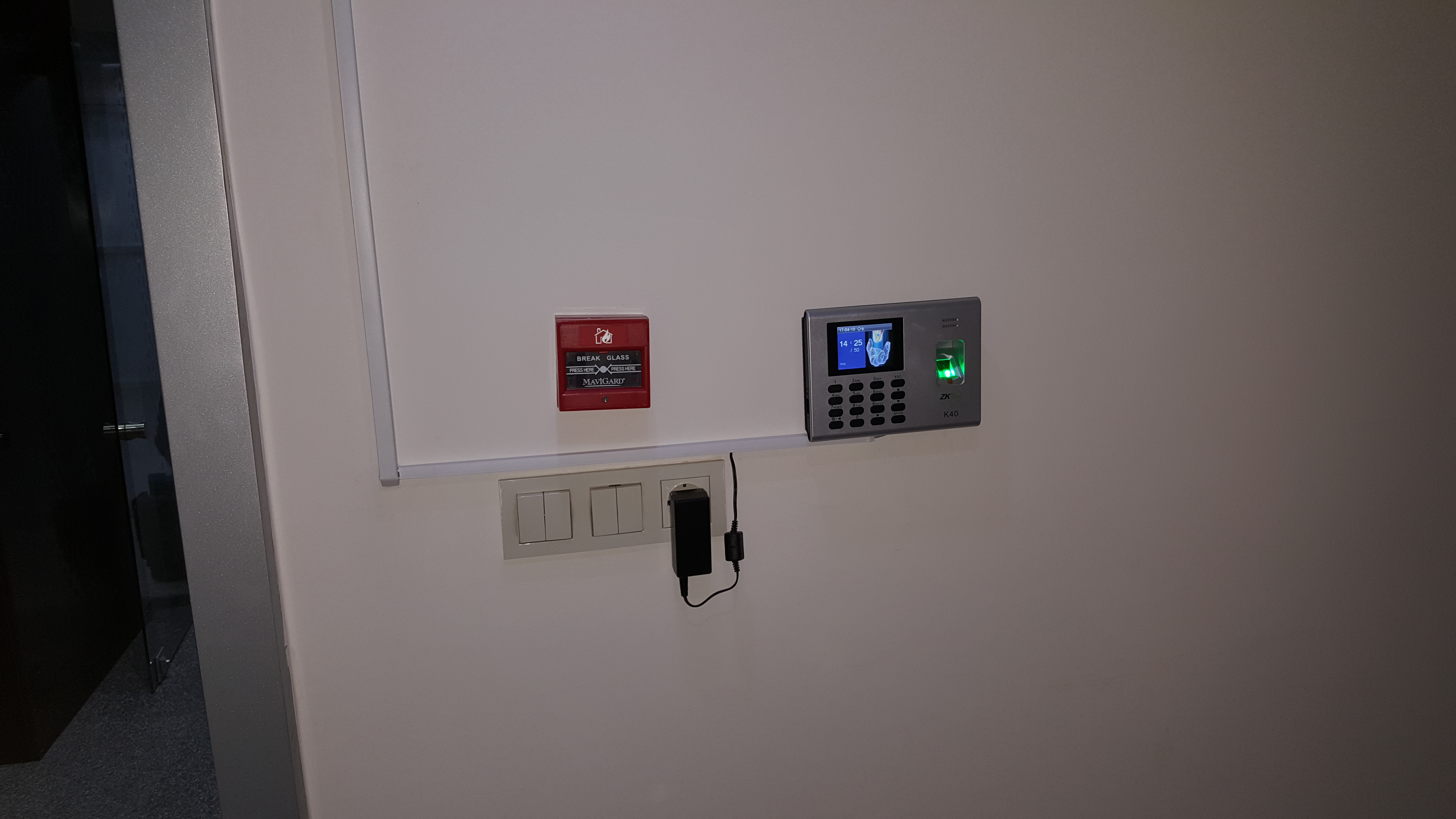 K40-ID Parmak İzi Okuyucu Montaj Görüntüleri